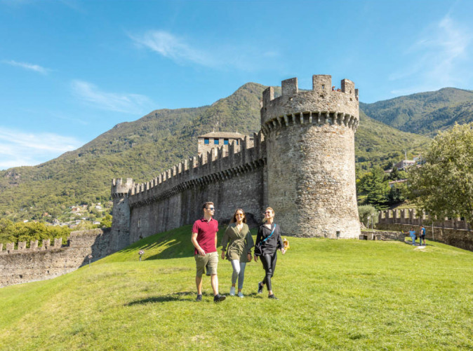 0072_ST_Schoene Aussichten Touristik_Bellinzona-Montebello-Castle_90347